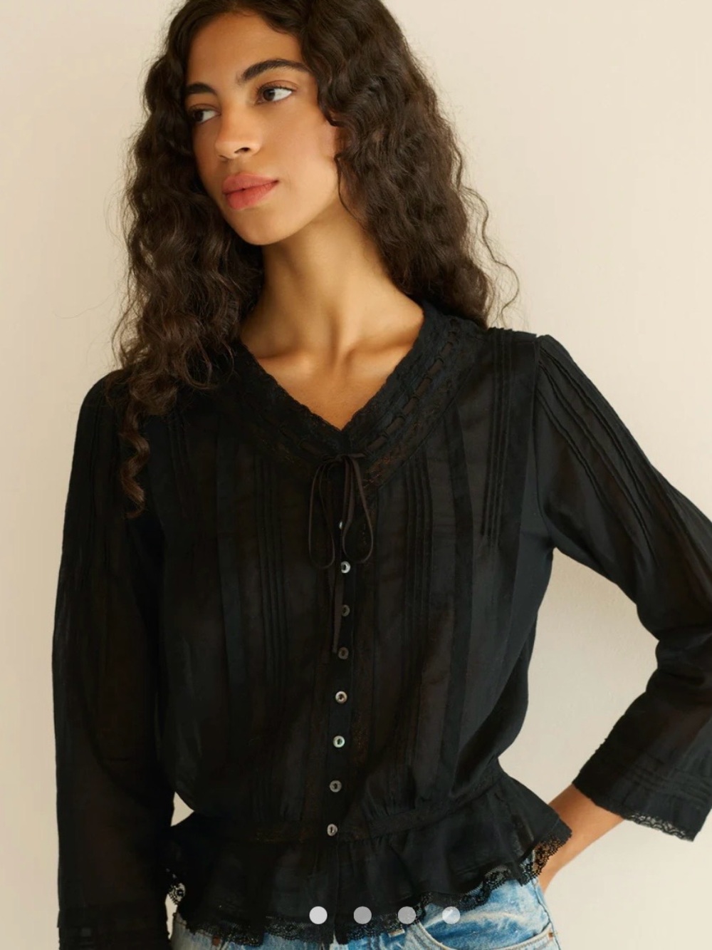 Doen Hillock Top in Black